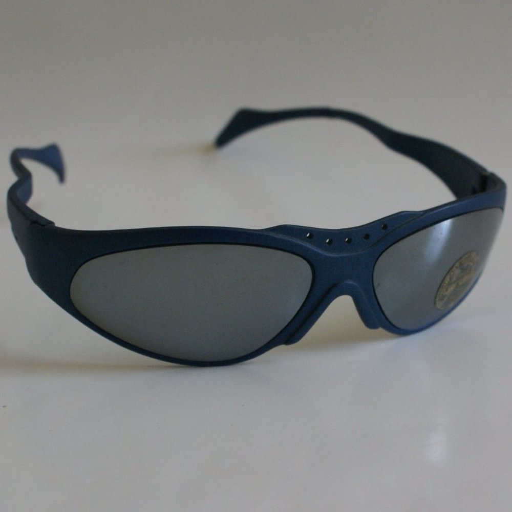 NWT VtgSports 90's wrap around w/rubber temple tips smoke mirror lens sunglasses